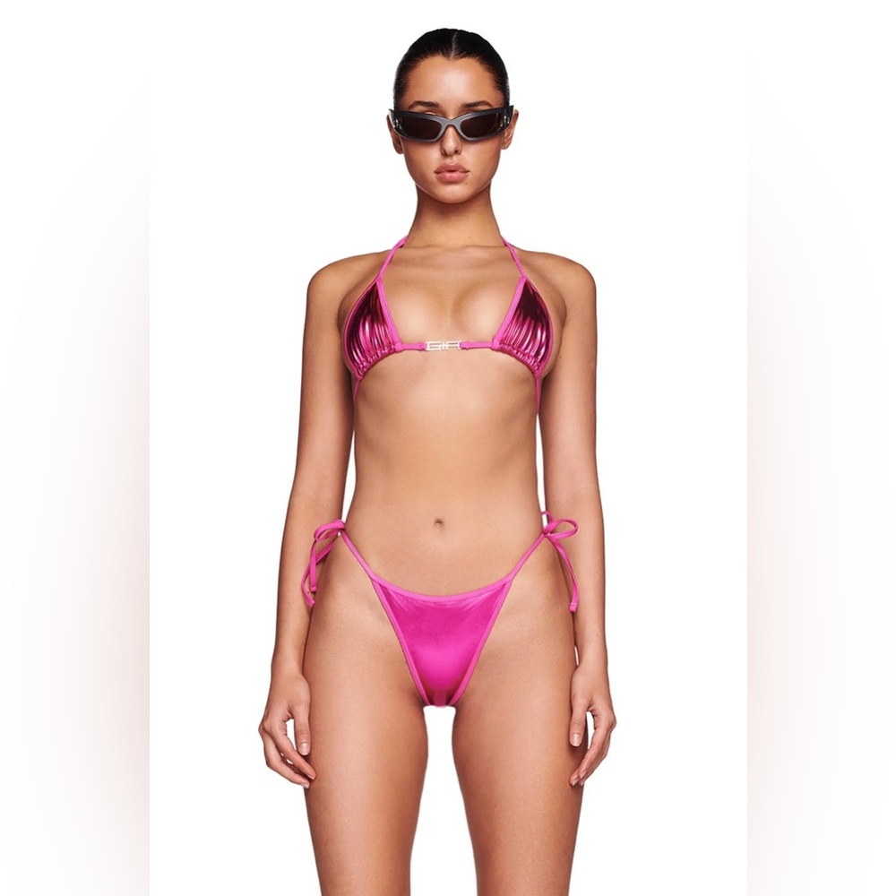 IAMGIA Aloha Bikini Top